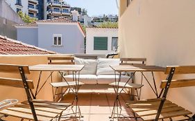 Cozy Coastal Getaway 3Br Apartment In Estoril